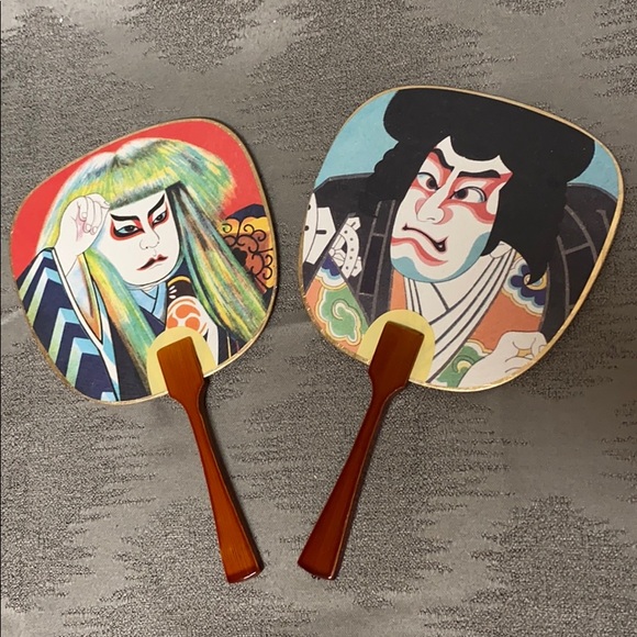 Pair of paddle decorative theatrical makeup fans - Picture 4 of 6